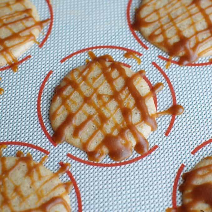 eggnog cookies with caramel sauce