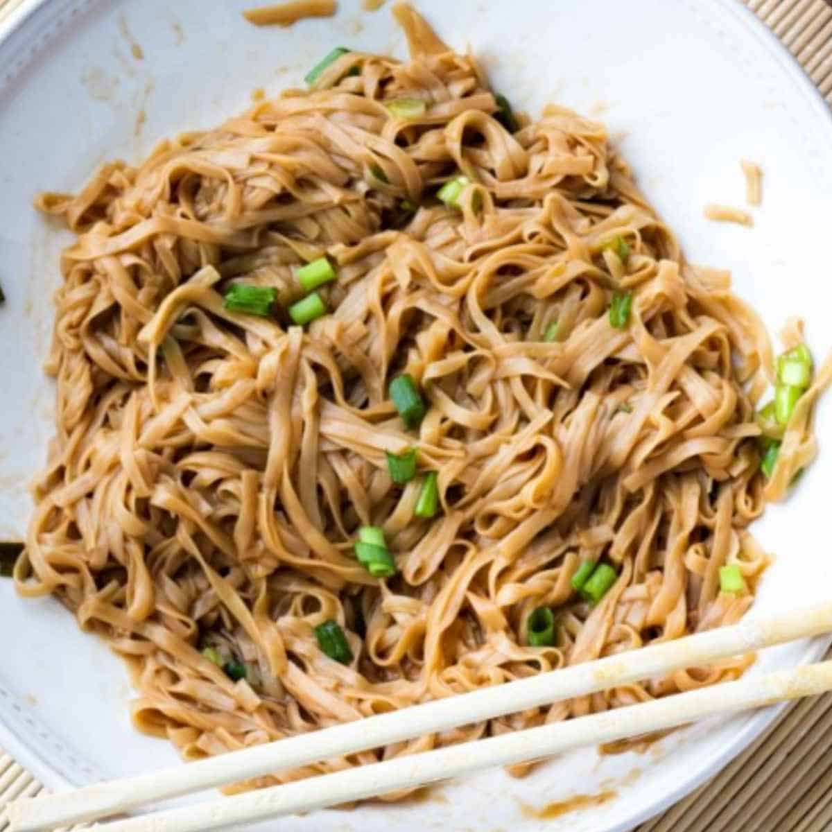 bowl of keto lo mein