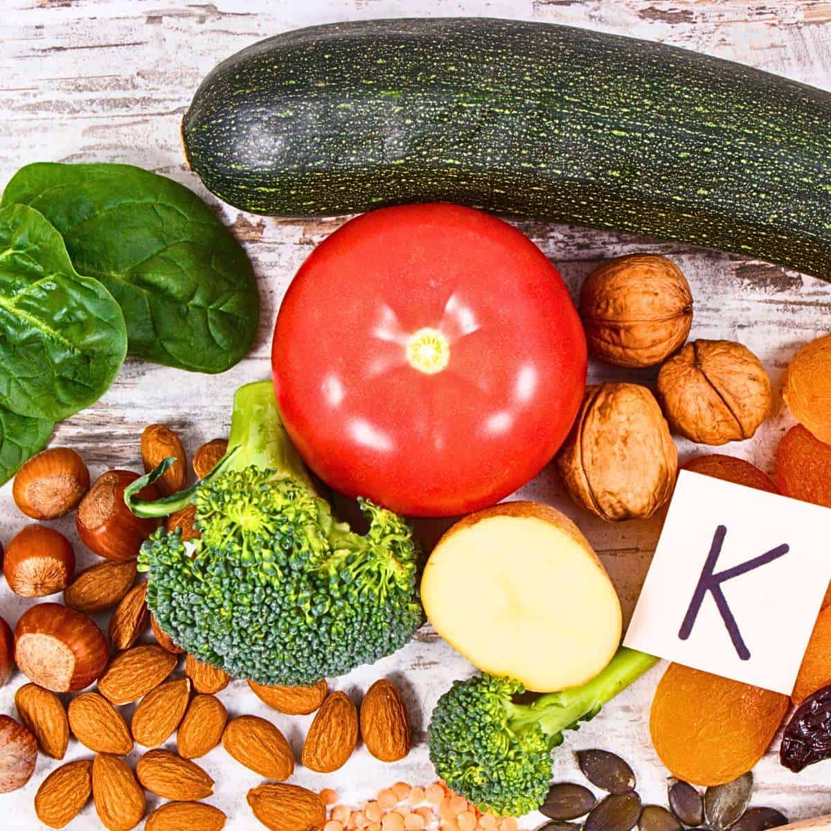 Foods with that contain potassium are layed out next to the text of K